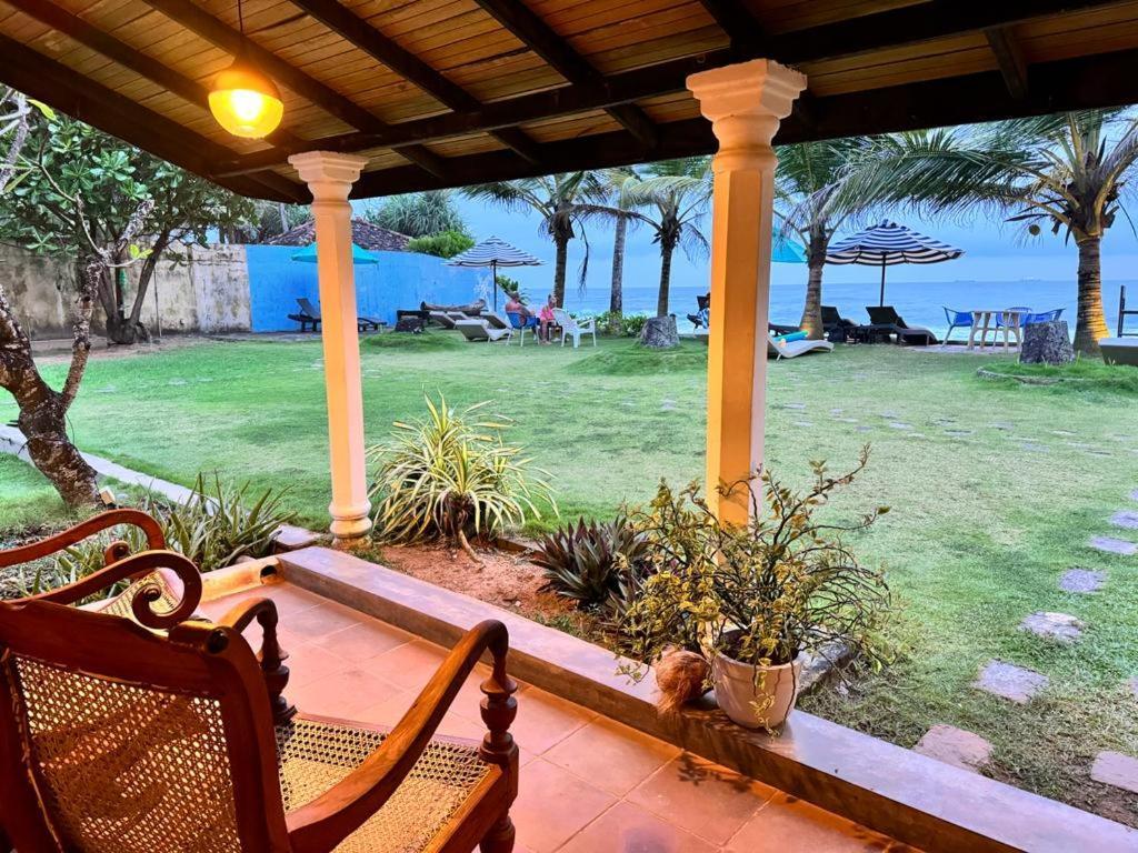 Isle Of Thalpe Bed & Breakfast Unawatuna Exterior photo