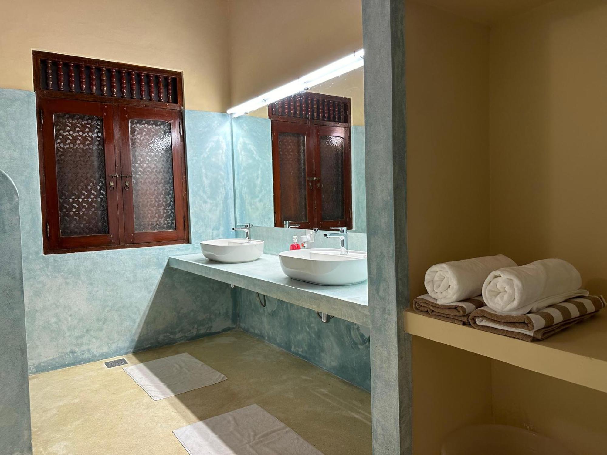 Isle Of Thalpe Bed & Breakfast Unawatuna Exterior photo