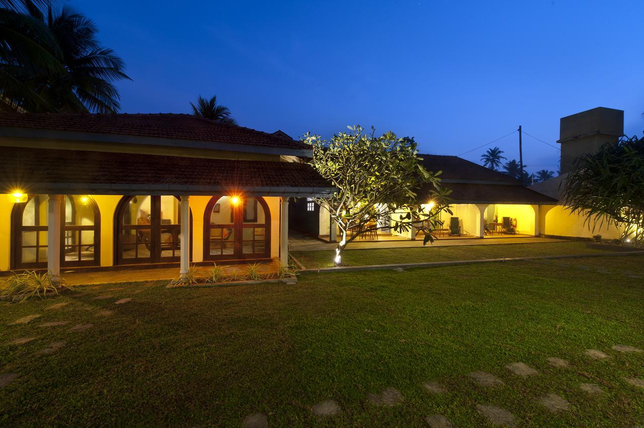 Isle Of Thalpe Bed & Breakfast Unawatuna Exterior photo