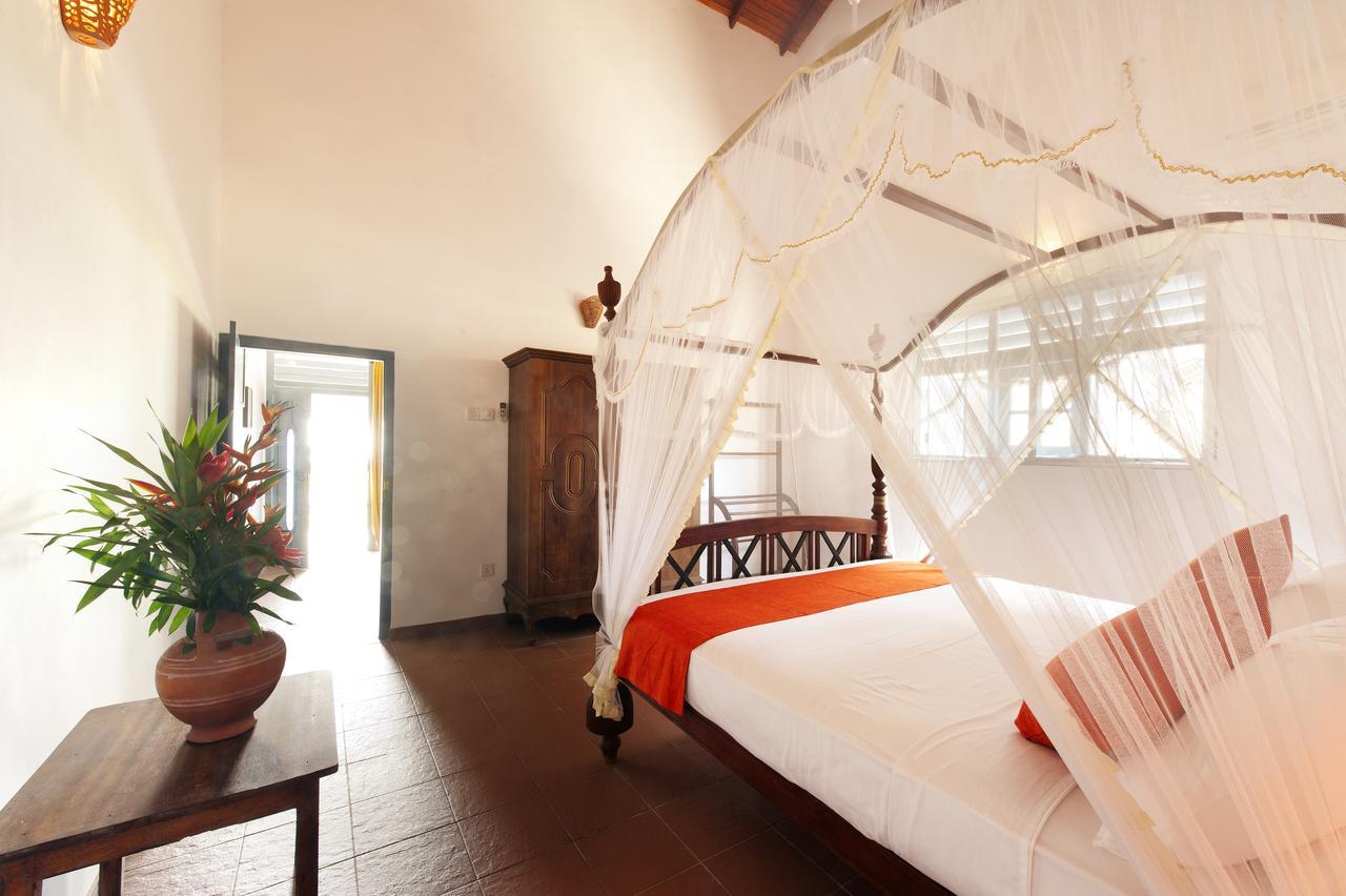 Isle Of Thalpe Bed & Breakfast Unawatuna Exterior photo
