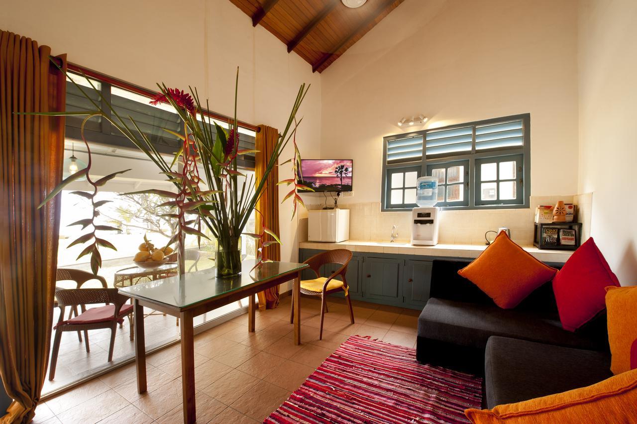 Isle Of Thalpe Bed & Breakfast Unawatuna Exterior photo