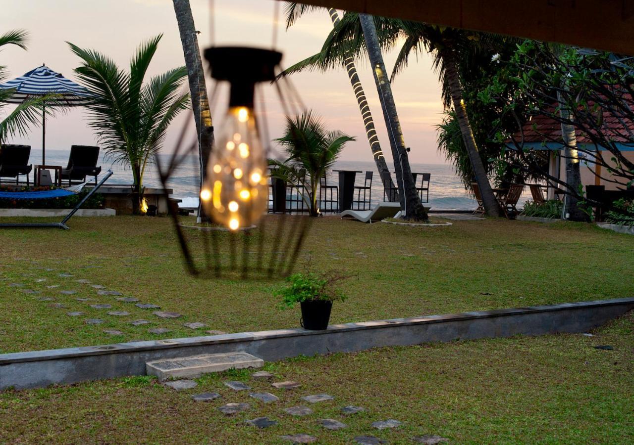 Isle Of Thalpe Bed & Breakfast Unawatuna Exterior photo
