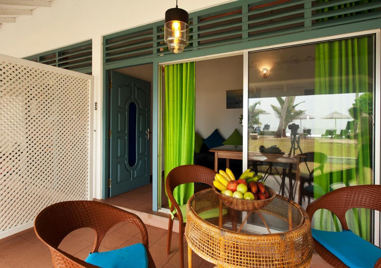 Isle Of Thalpe Bed & Breakfast Unawatuna Exterior photo